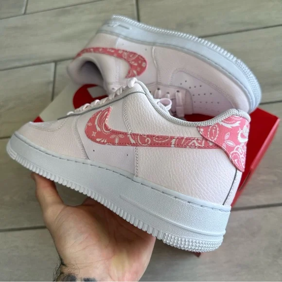 NIKE AIR FORCE 1 LOW PINK WHITE - Picture 3 of 3